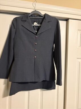 Classic Women's Dark Gray Button-Front Blazer and Skirt Set, Size 6